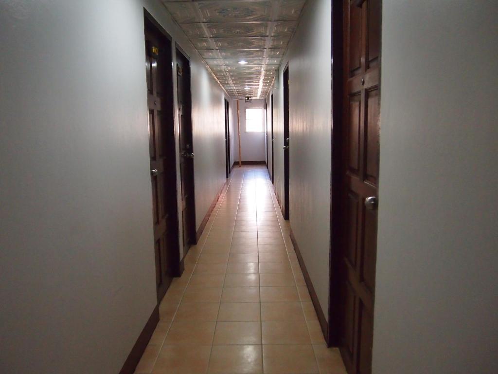 Four Sons Inn Бангкок Экстерьер фото